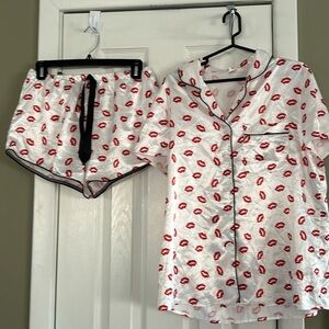 WOMENS SHORT SLEEVE SLEEPWEAR W LIPS SIZE S